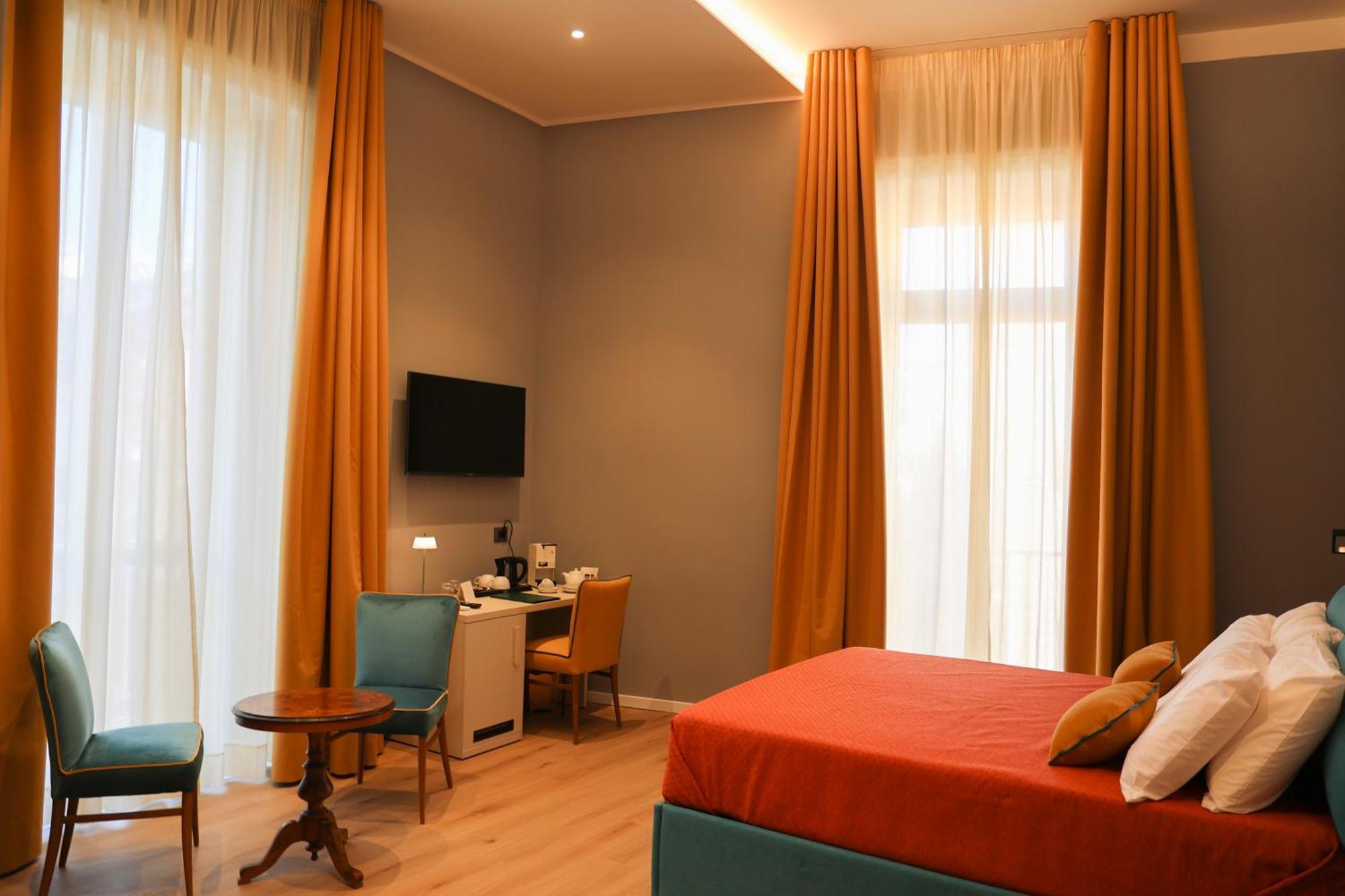 109 Luxury Naples